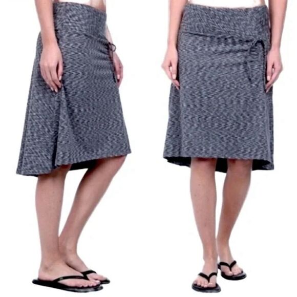 The North Face Cypress Heather gray jersey knit drawstring ruched front skirt. S - Picture 2 of 9